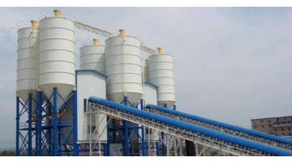 建材攪拌站料位使用雷達料位計測量