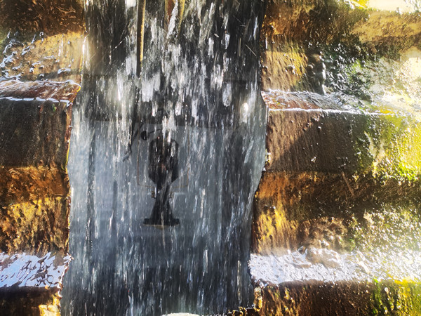 區分雷達水位計測量時遇到干擾物的方法