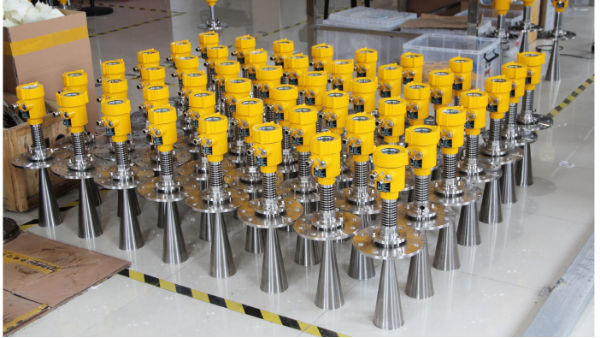 雷達液位計在油罐中的測量